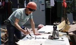 国外抹灰工人视频,国外抹灰工人高效施工技巧揭秘