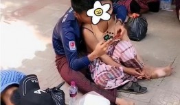 女人用光脚勾男人视频,视频见证女人与男人间的微妙情感