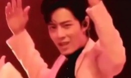 肖战很火的跳舞视频,舞蹈魅力引粉丝狂热追捧